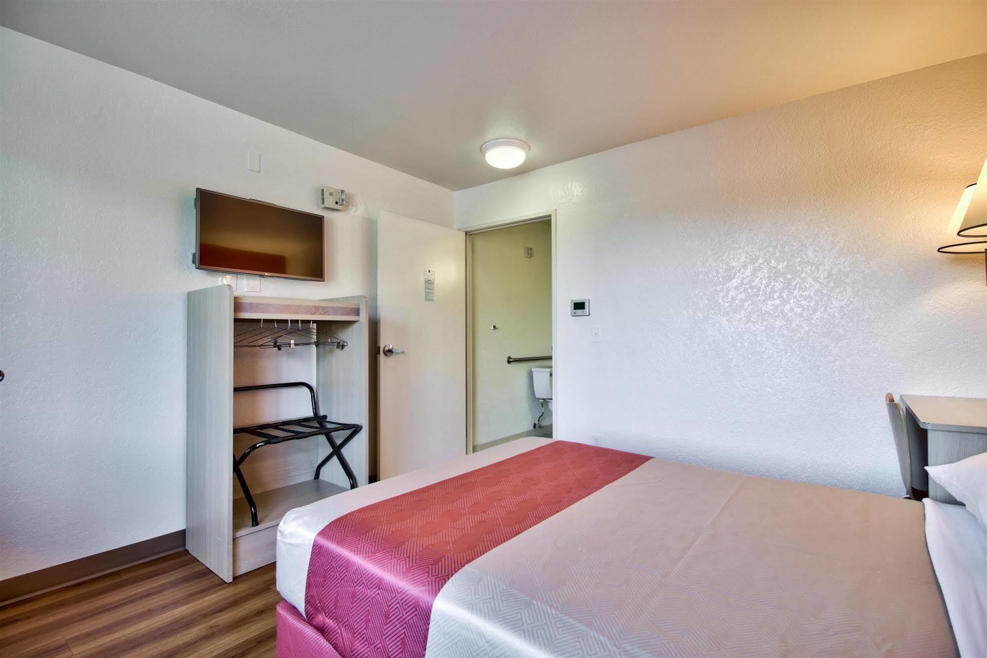 Motel 6-Youngtown, Az - Phoenix - Sun City Exterior photo